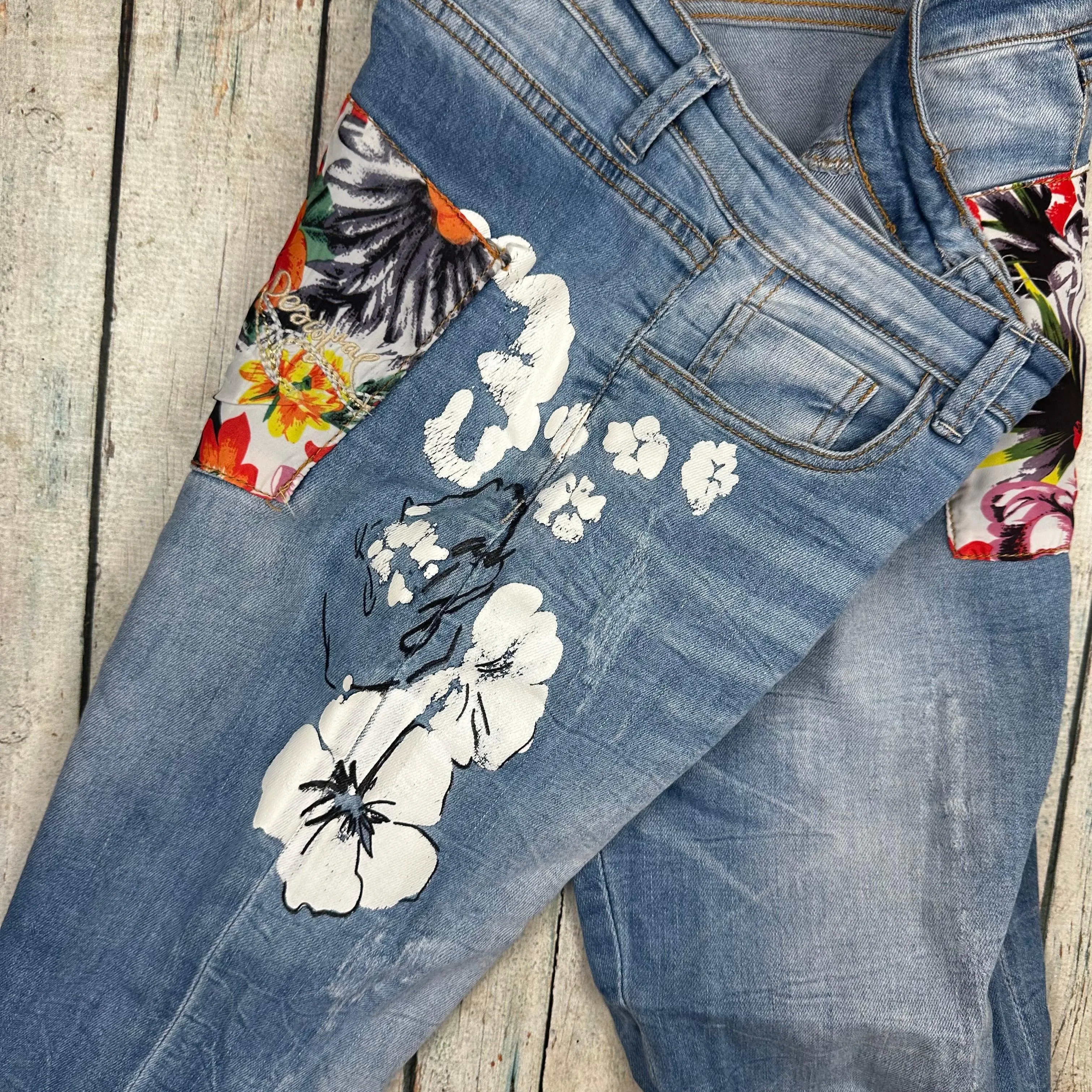 Desigual Ladies Boyfriend Fit Tapered Jeans -Size 30